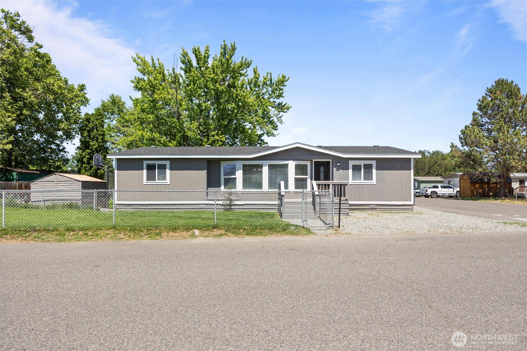 6750 Desert View Drive Property Photo 1