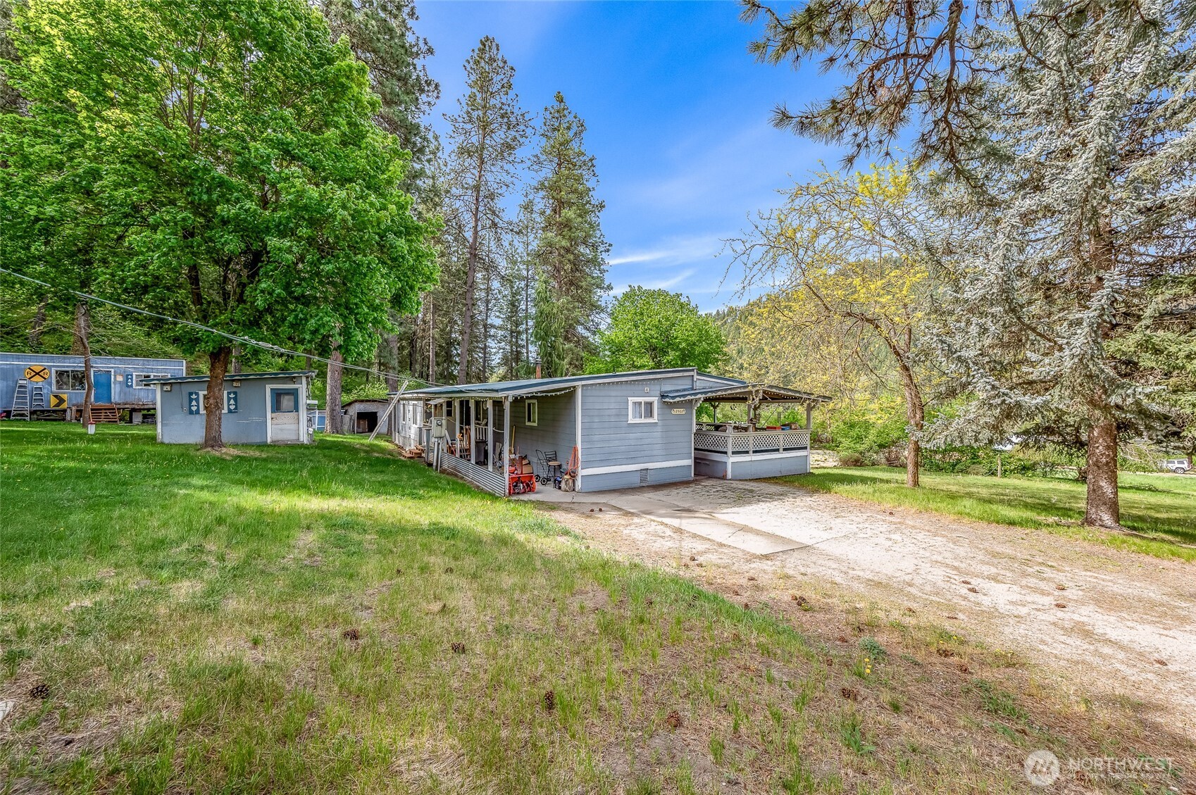 12502 Chumstick Highway Property Photo 3