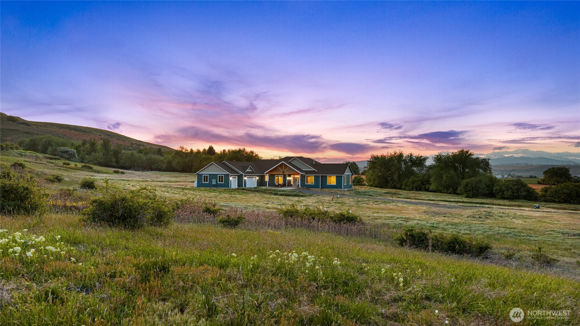 1590 Hunter Road Property Photo 3