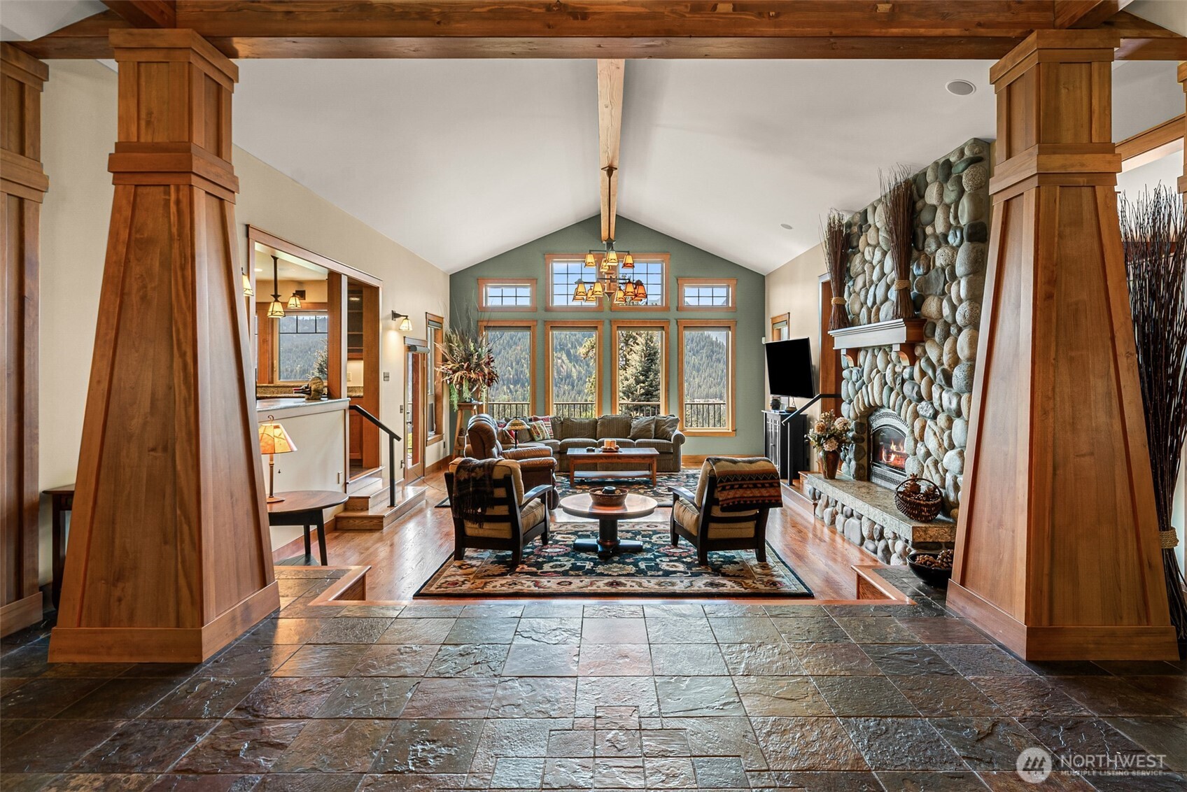 10665 North Road Property Photo 6