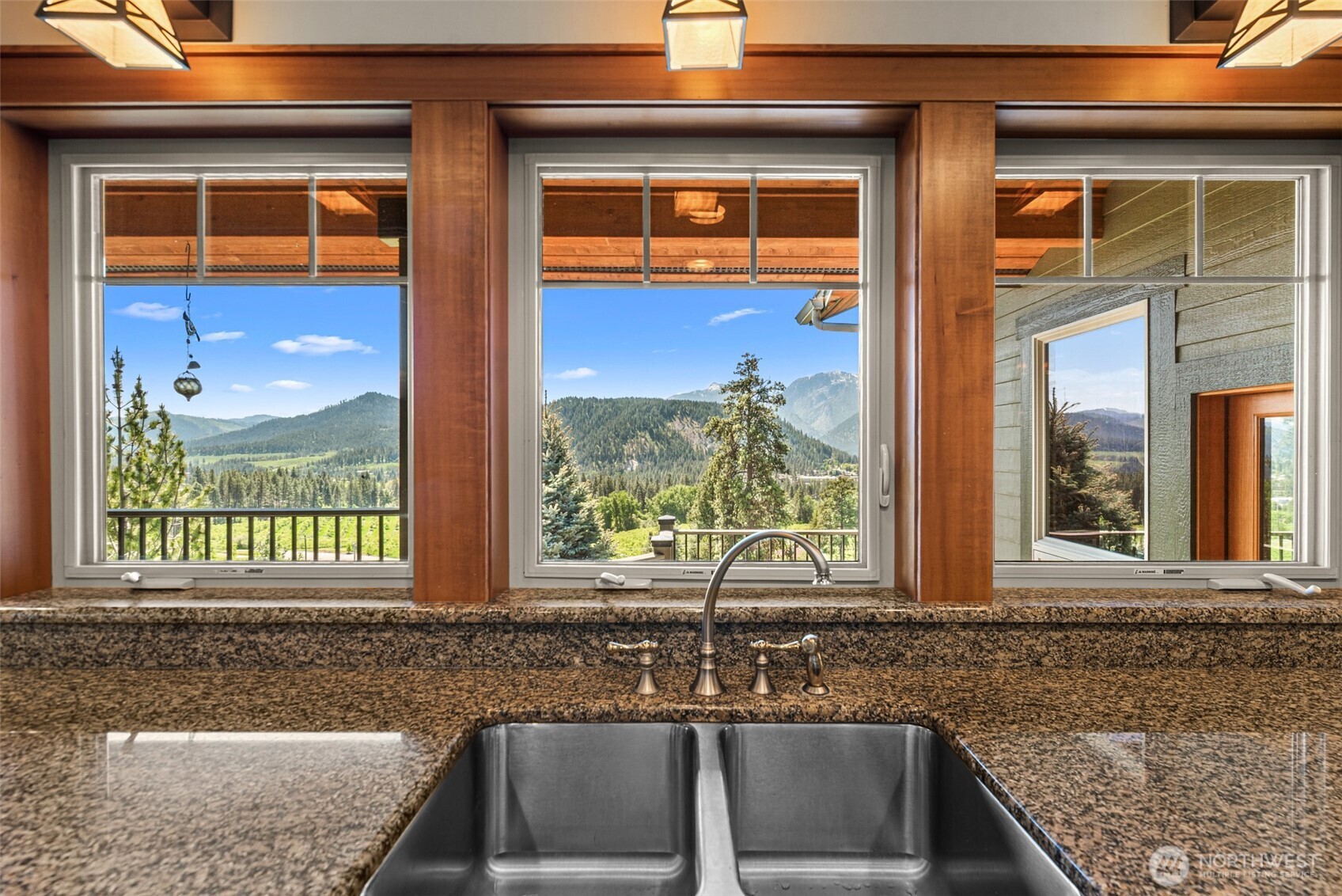 10665 North Road Property Photo 14