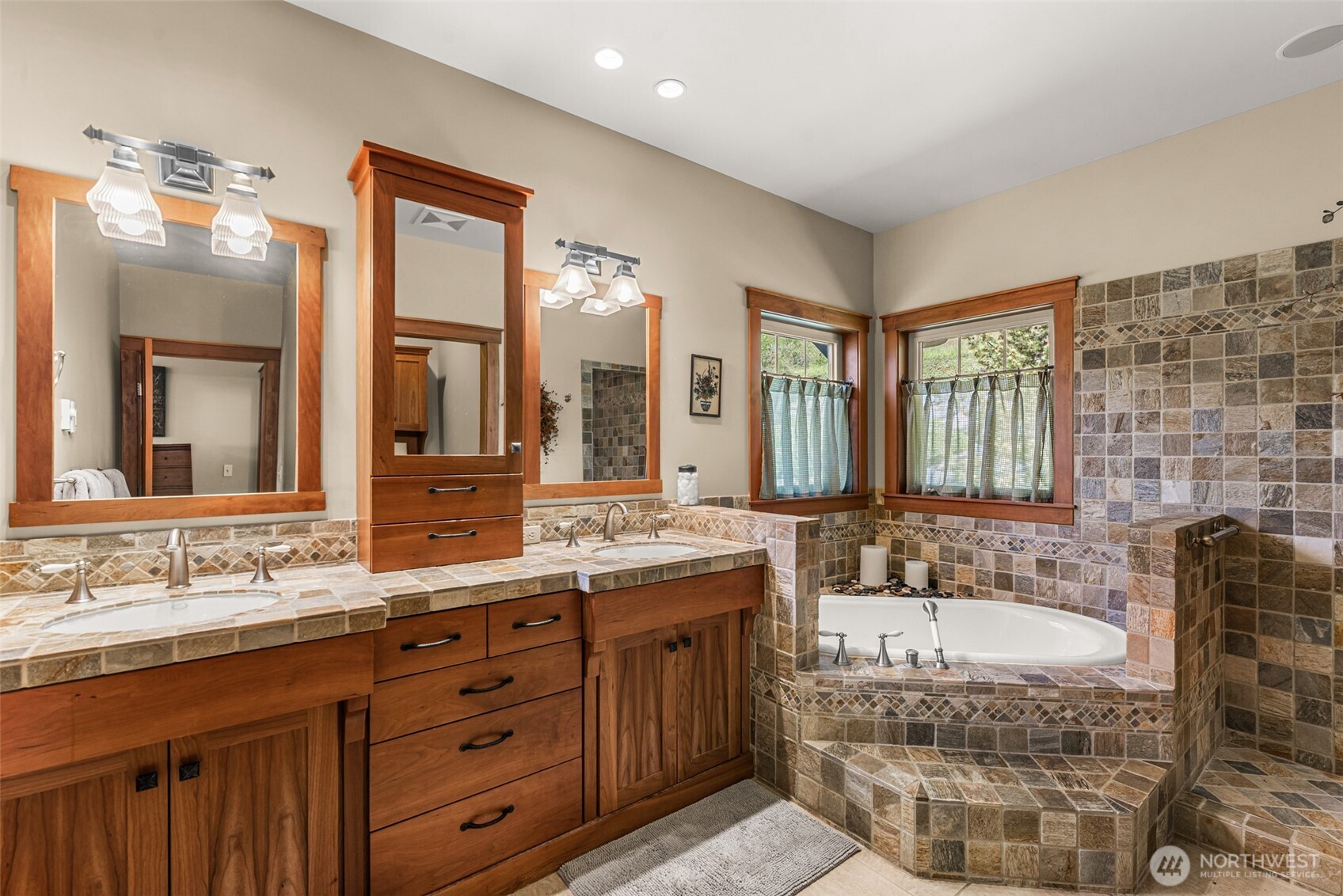 10665 North Road Property Photo 21