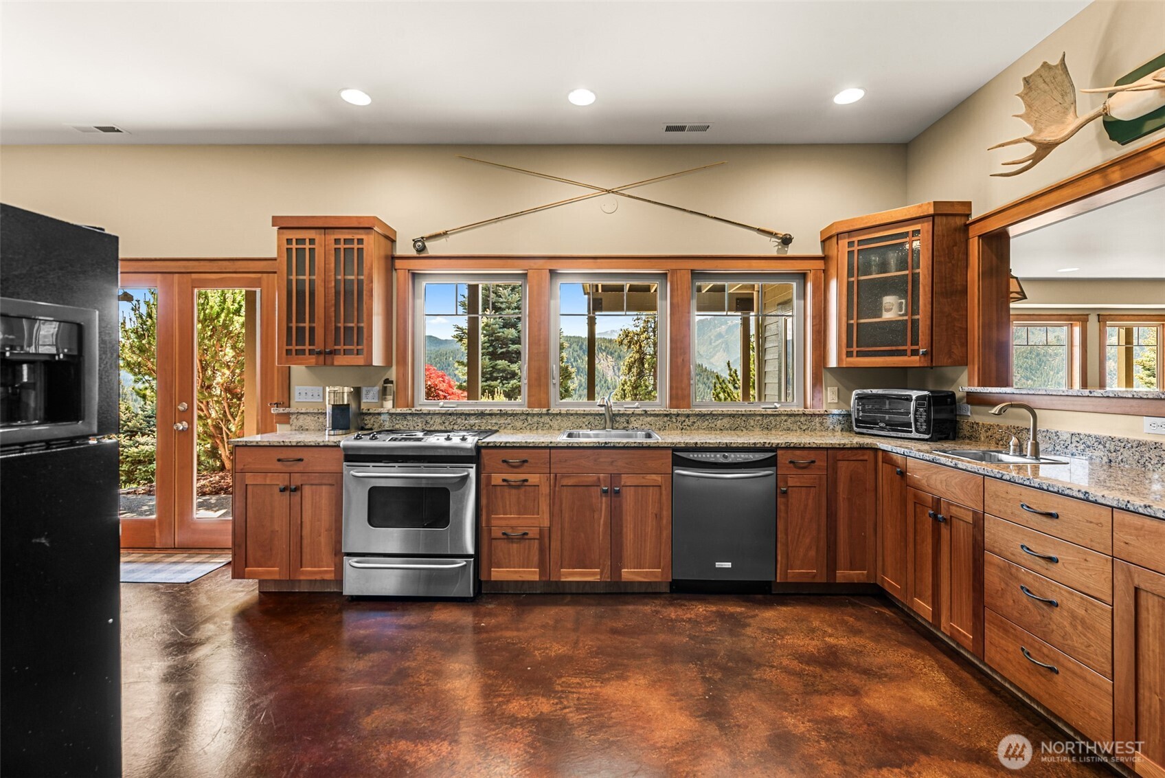 10665 North Road Property Photo 28