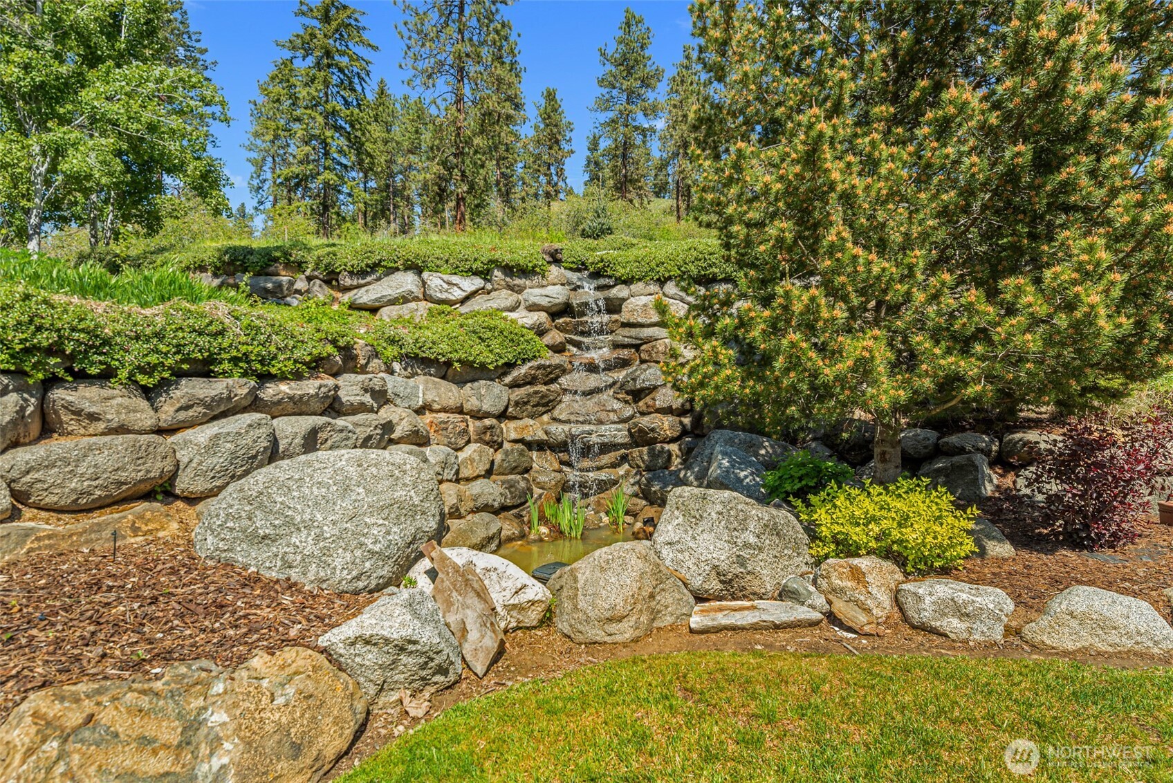 10665 North Road Property Photo 35