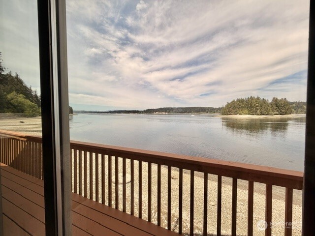 11901 Larson Road Property Photo 6