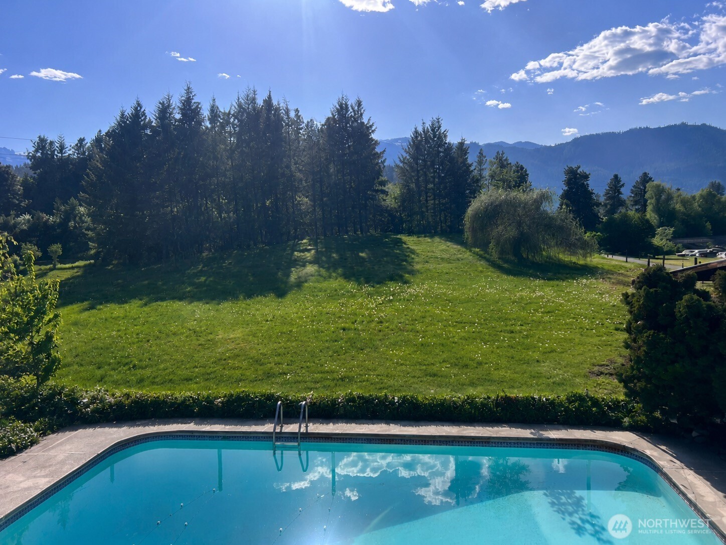 9656 North Road Property Photo 1