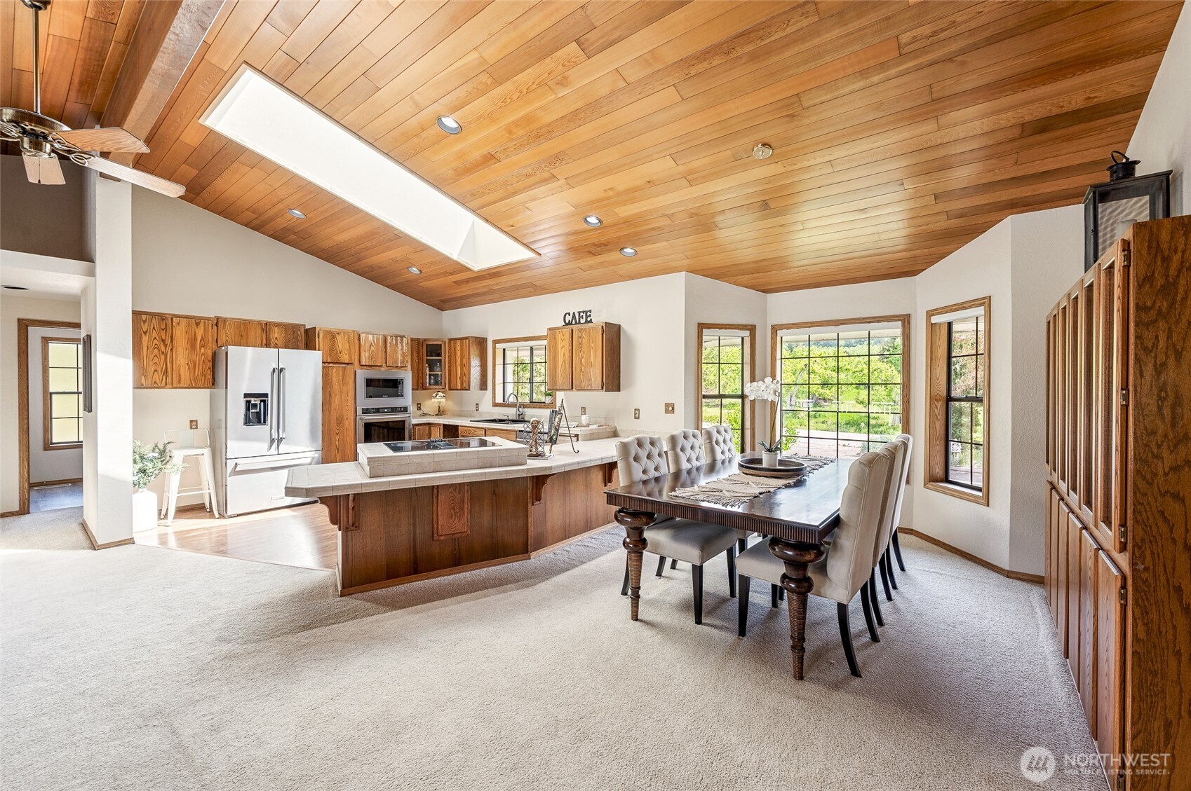 9656 North Road Property Photo 16