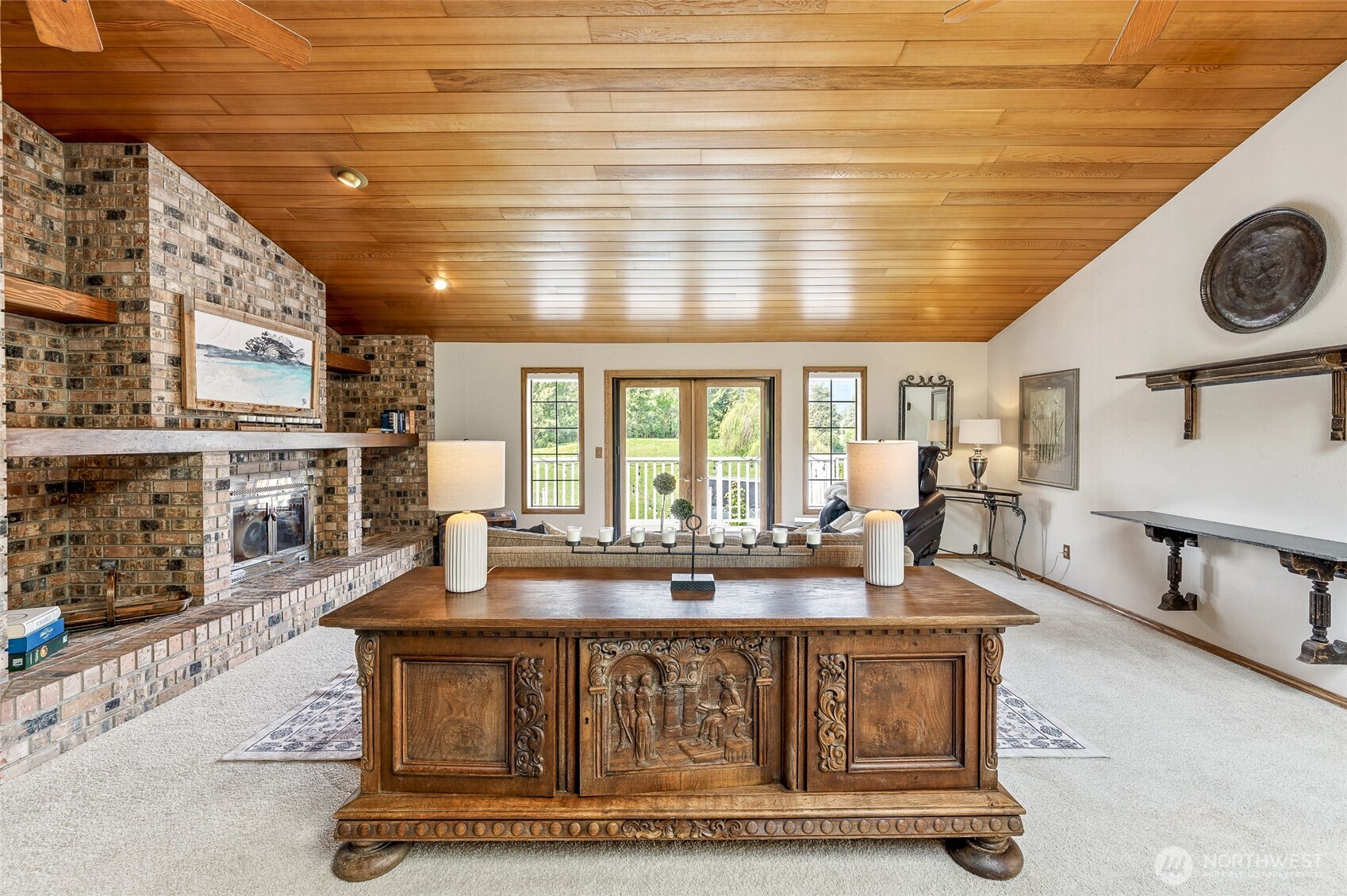 9656 North Road Property Photo 17