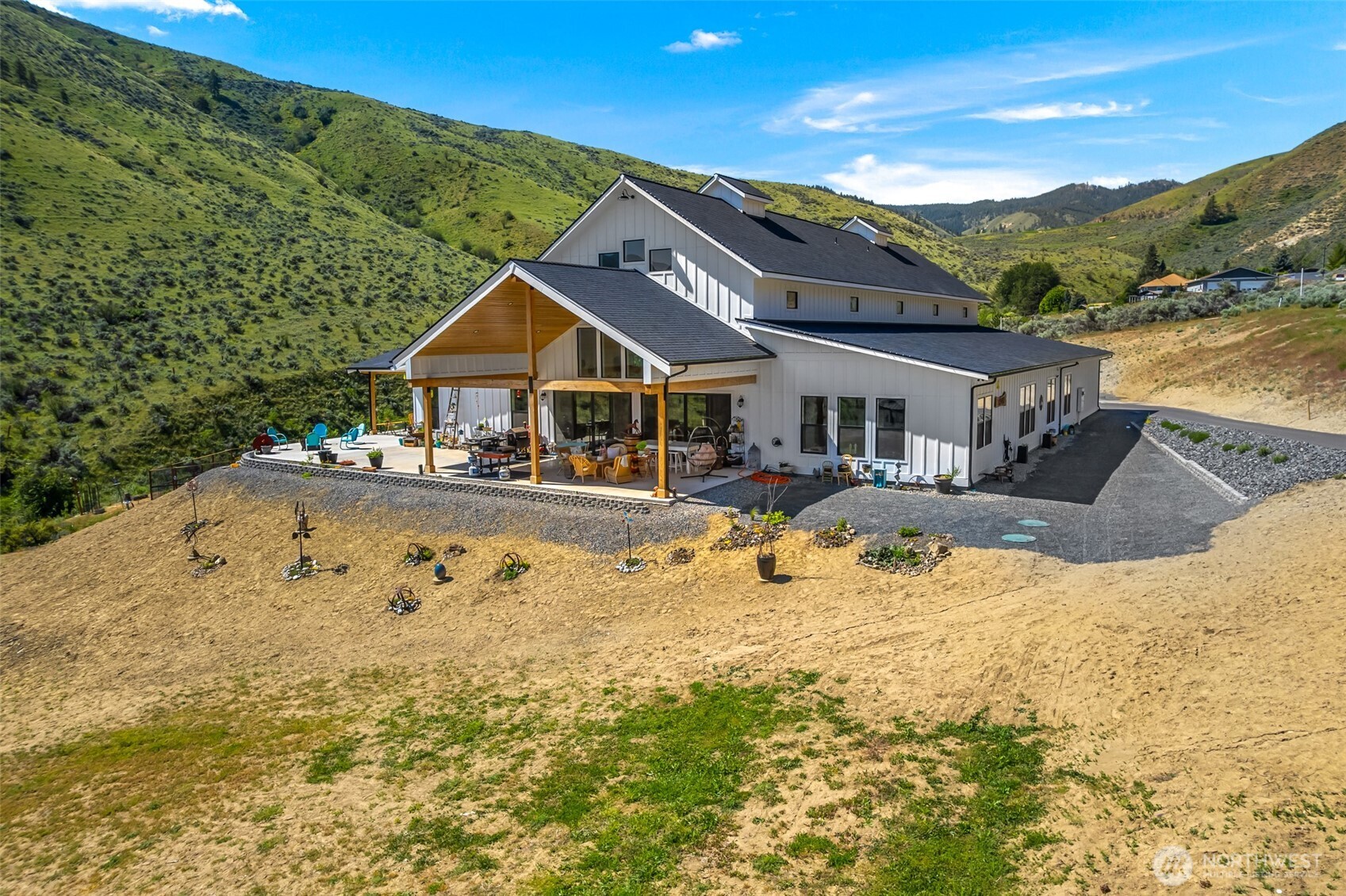 1541 Pitcher Canyon Road Property Photo 8