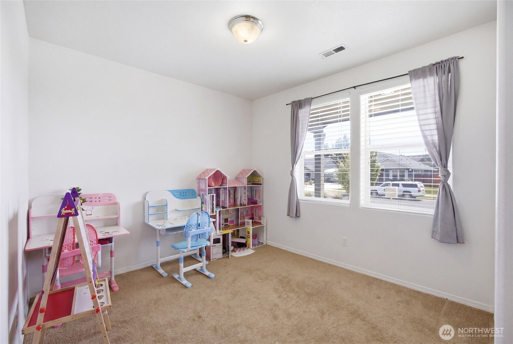 425 S Trillium Way Property Photo 6