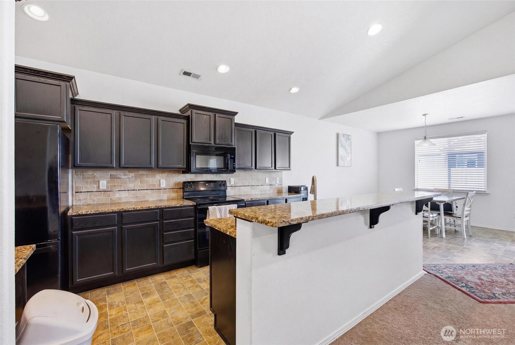 425 S Trillium Way Property Photo 15