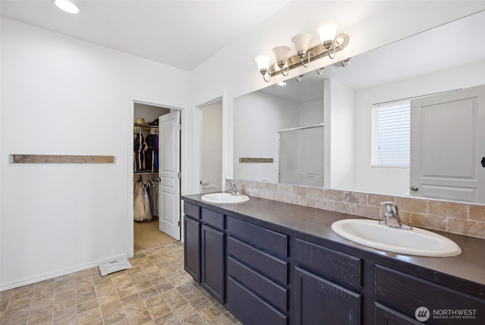 425 S Trillium Way Property Photo 18