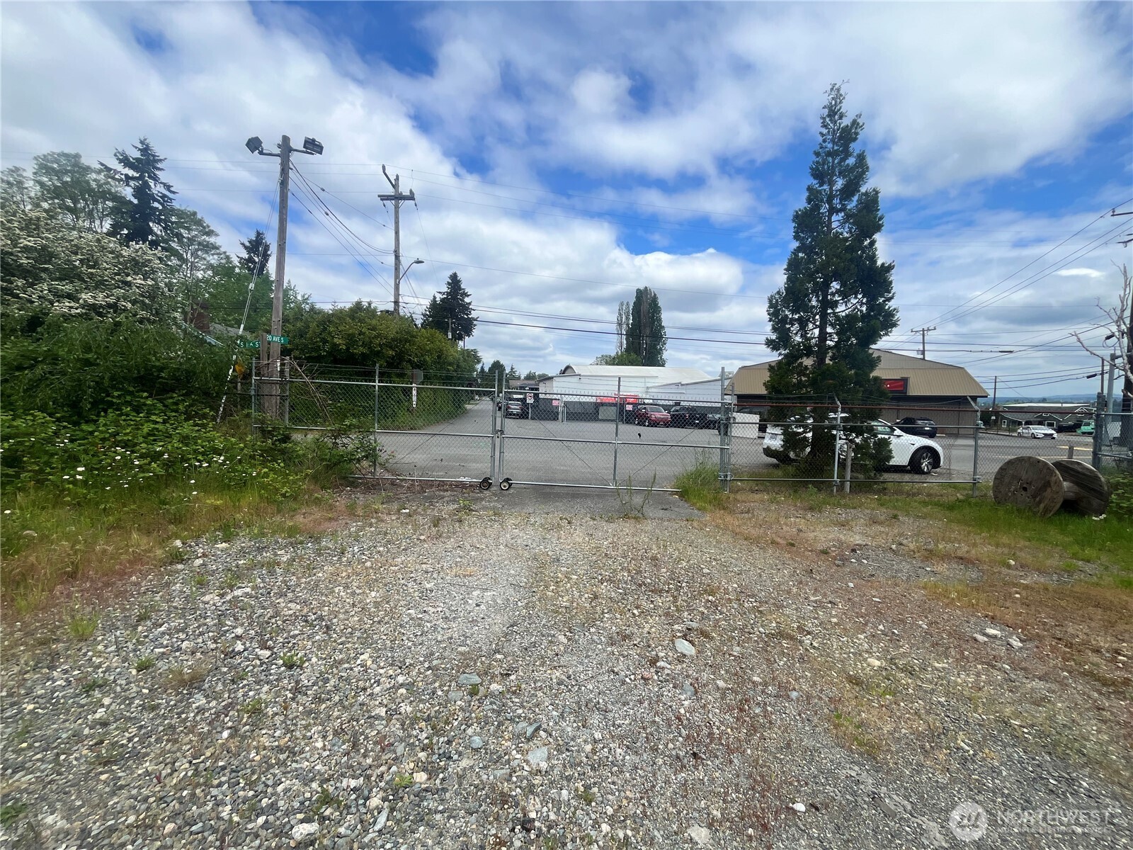 11601 Des Moines Memorial Drive Property Photo 3