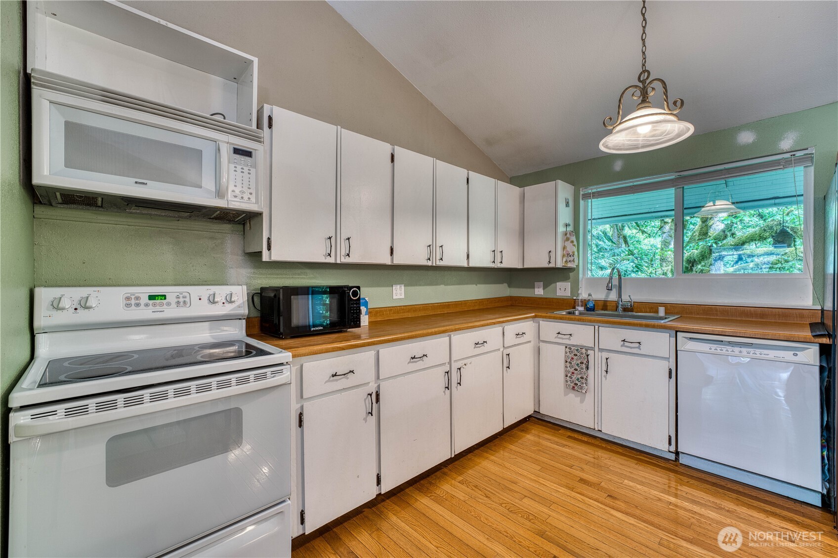 7924 Ohana Place Property Photo 11