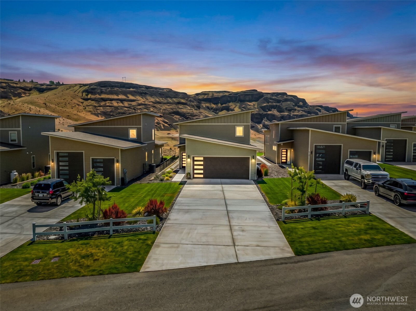 9779 Ridgeview Drive Property Photo 8