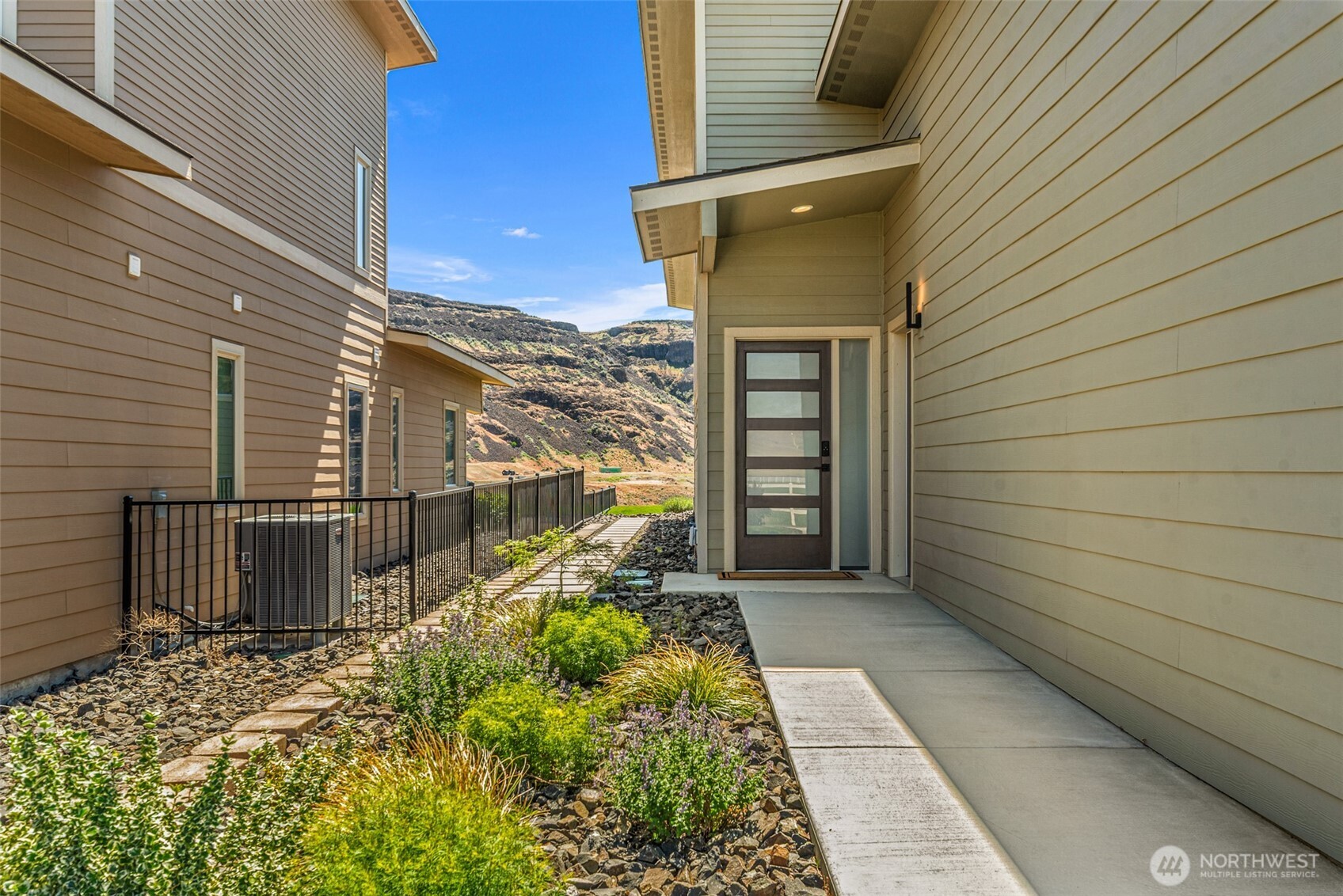 9779 Ridgeview Drive Property Photo 13
