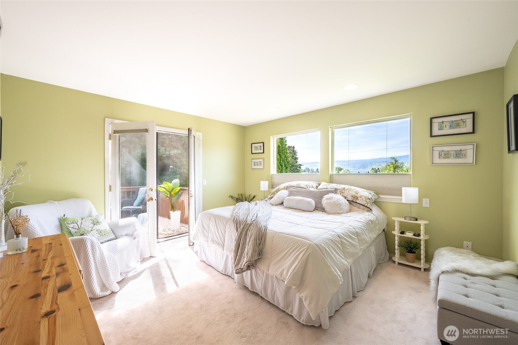 316 Easy Street Property Photo 10