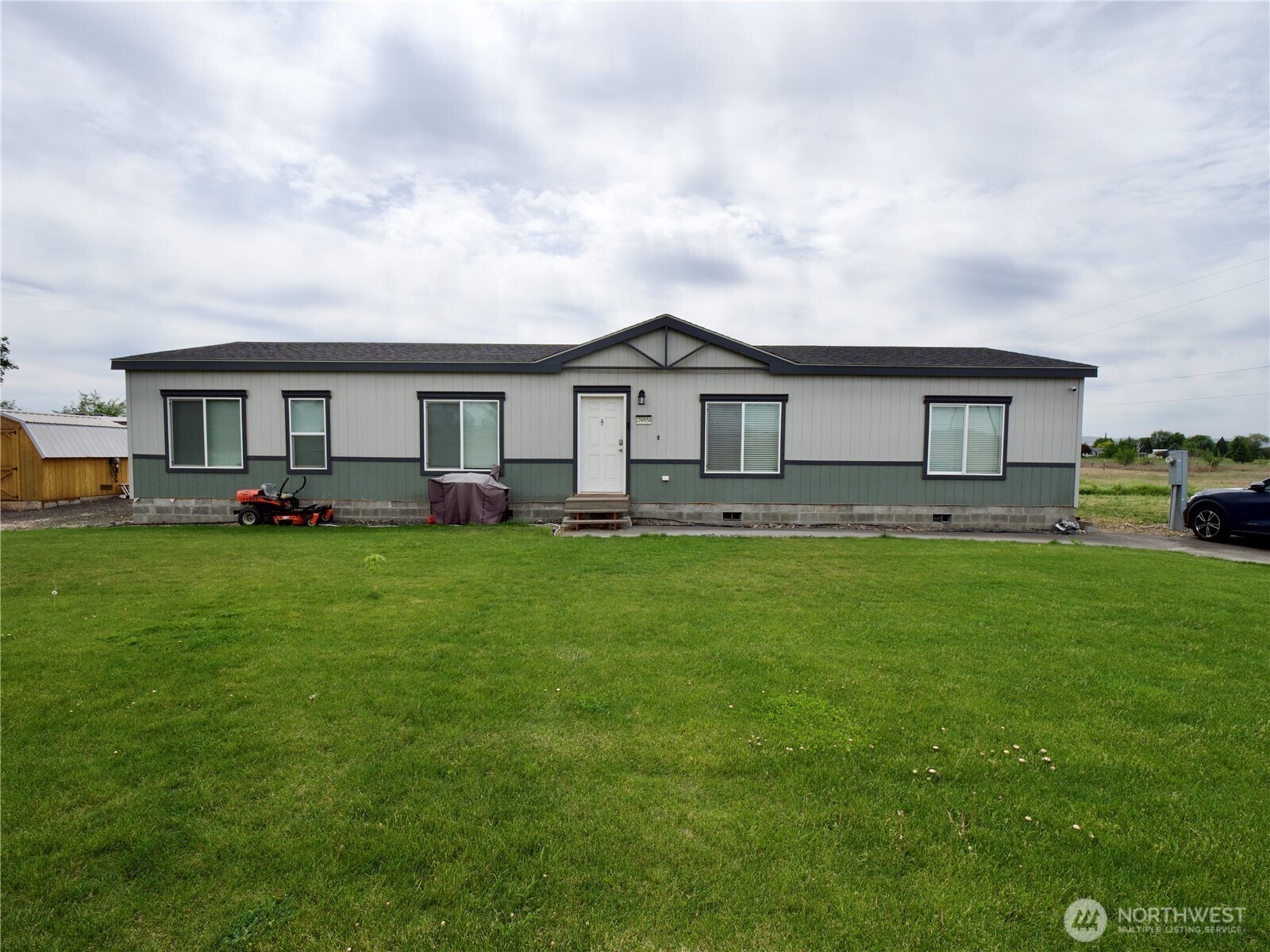174958 W Apricot Rd Property Photo 3