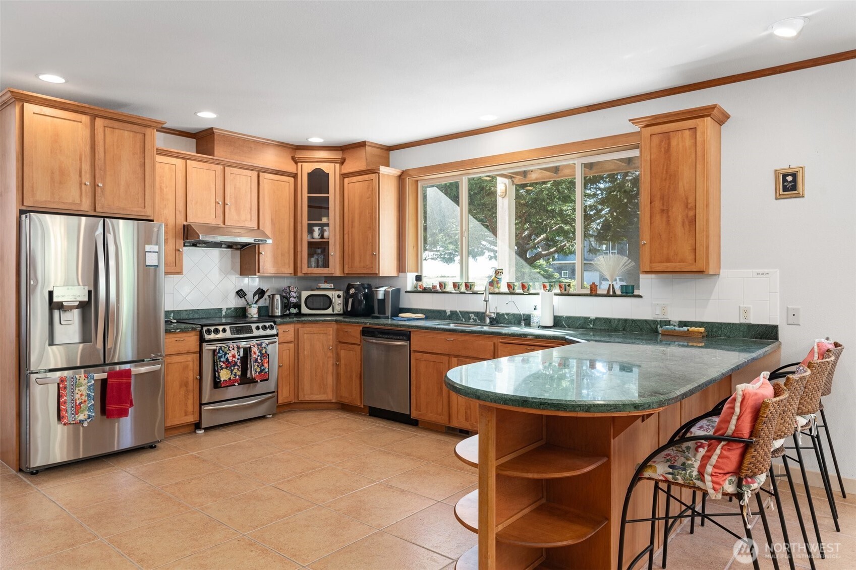 238 25th Street Property Photo 9