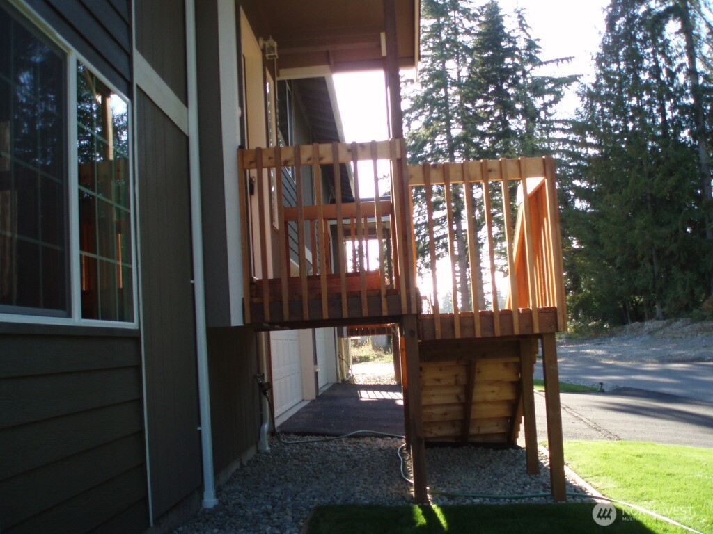 7223 Vandermark Road Property Photo 25
