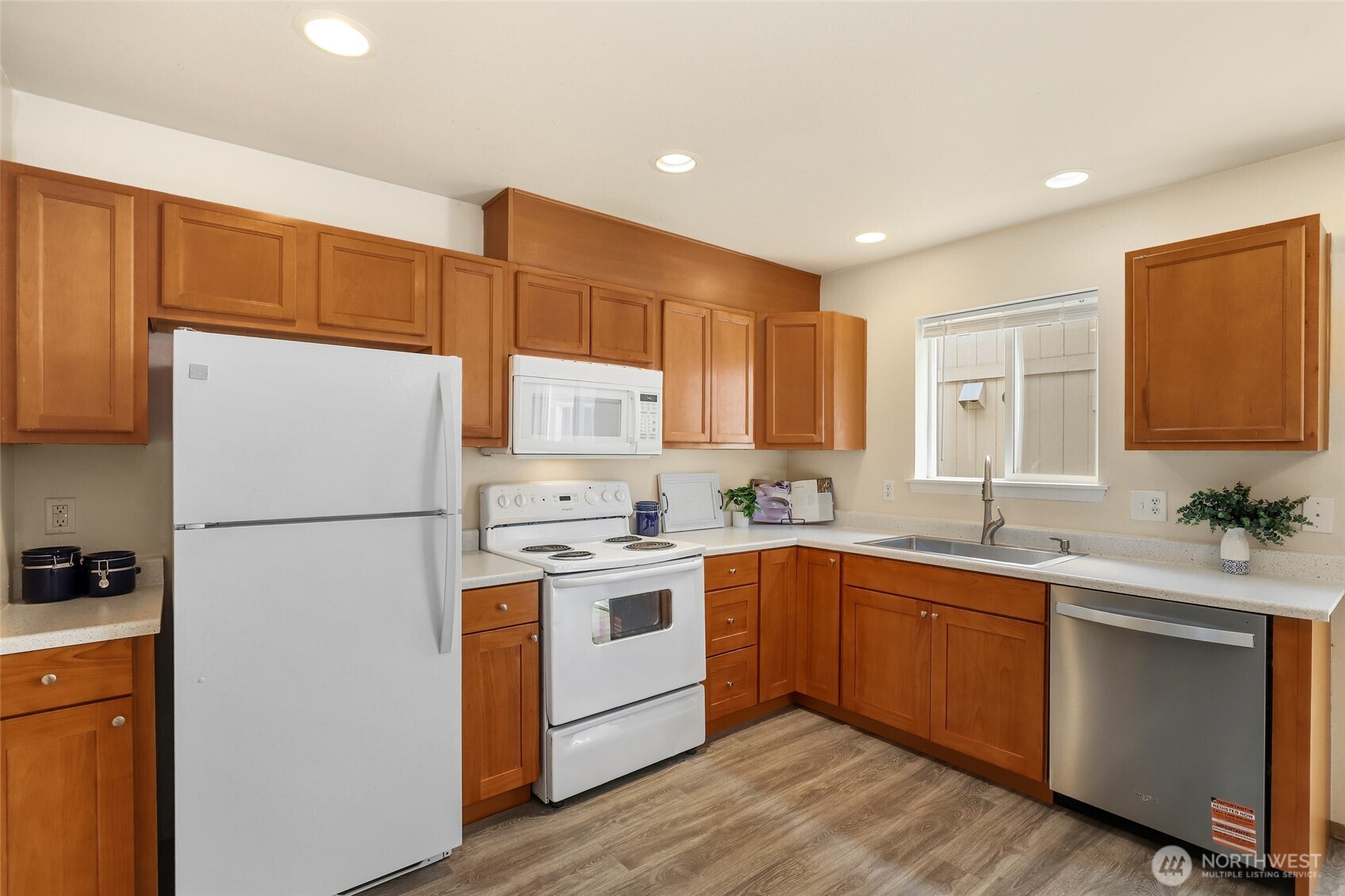 4552 S Puget Sound Avenue Property Photo 7