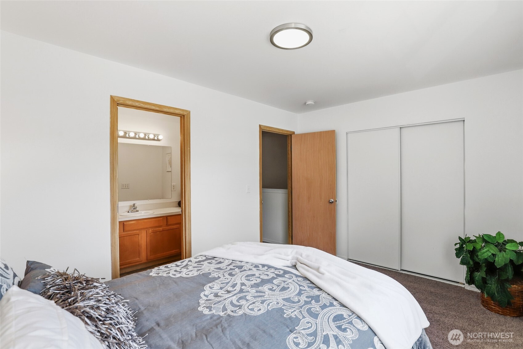 4552 S Puget Sound Avenue Property Photo 13