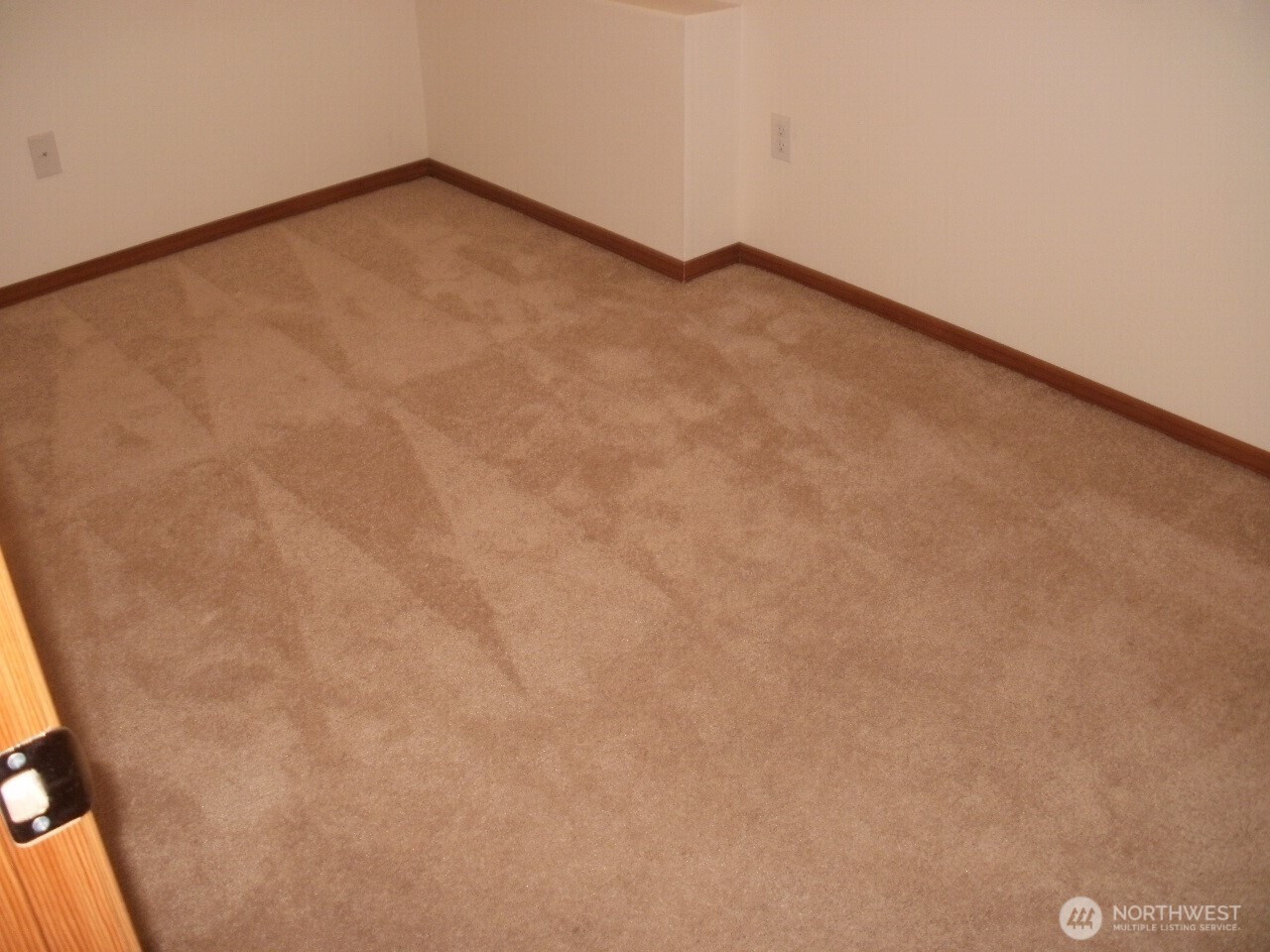 7229 Vandermark Road Property Photo 14