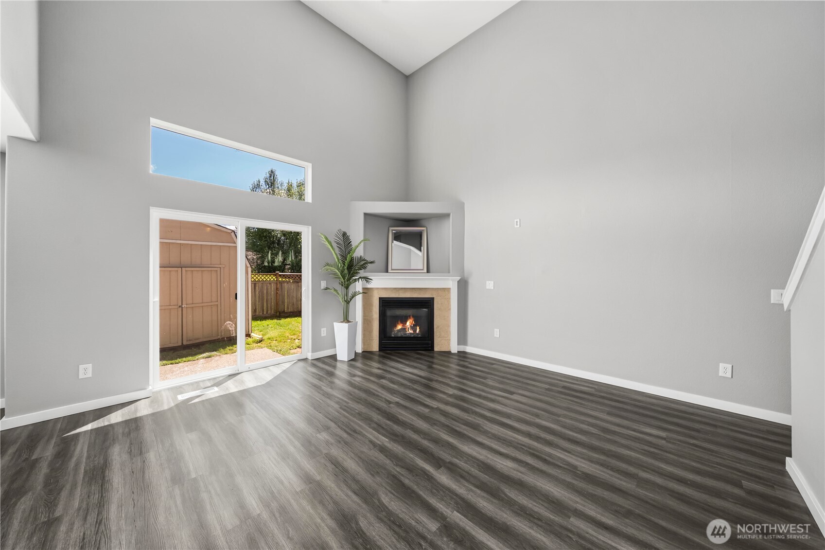 7249 Radius Loop Property Photo 4