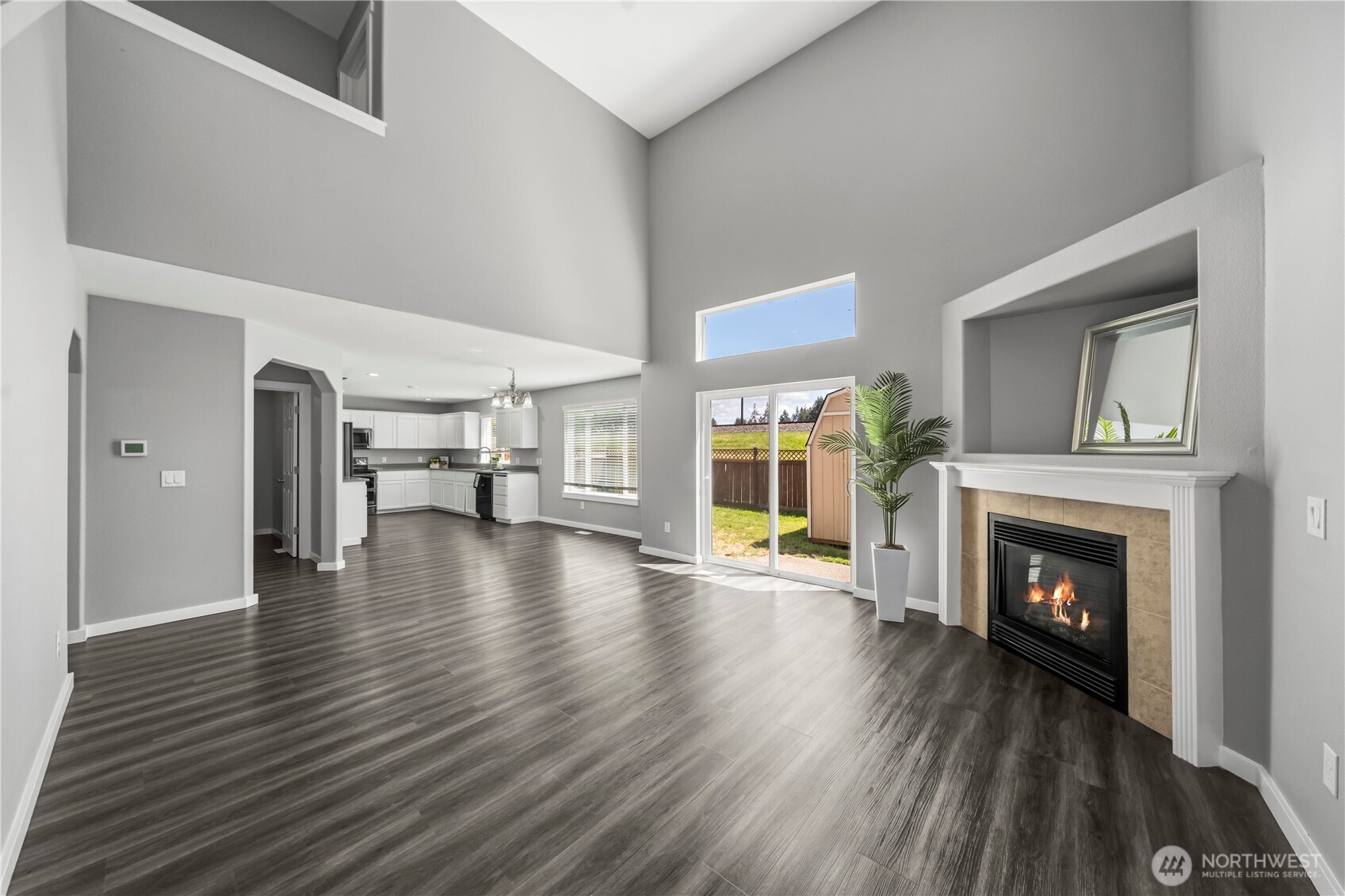7249 Radius Loop Property Photo 6