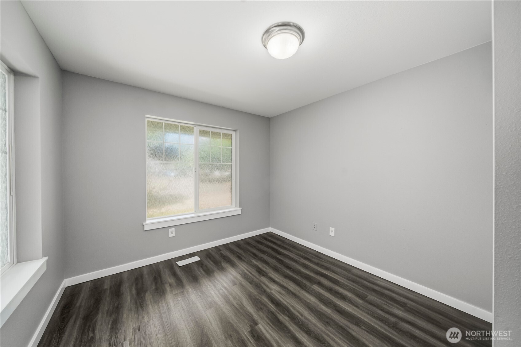 7249 Radius Loop Property Photo 13