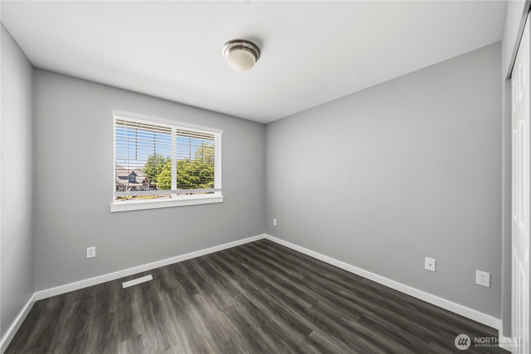 7249 Radius Loop Property Photo 22