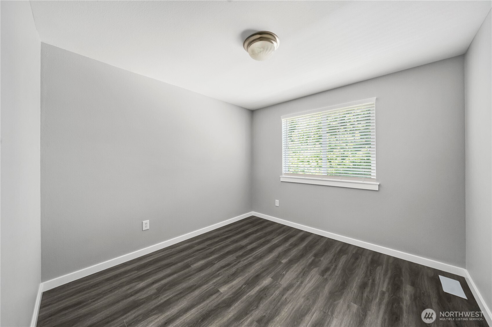 7249 Radius Loop Property Photo 23