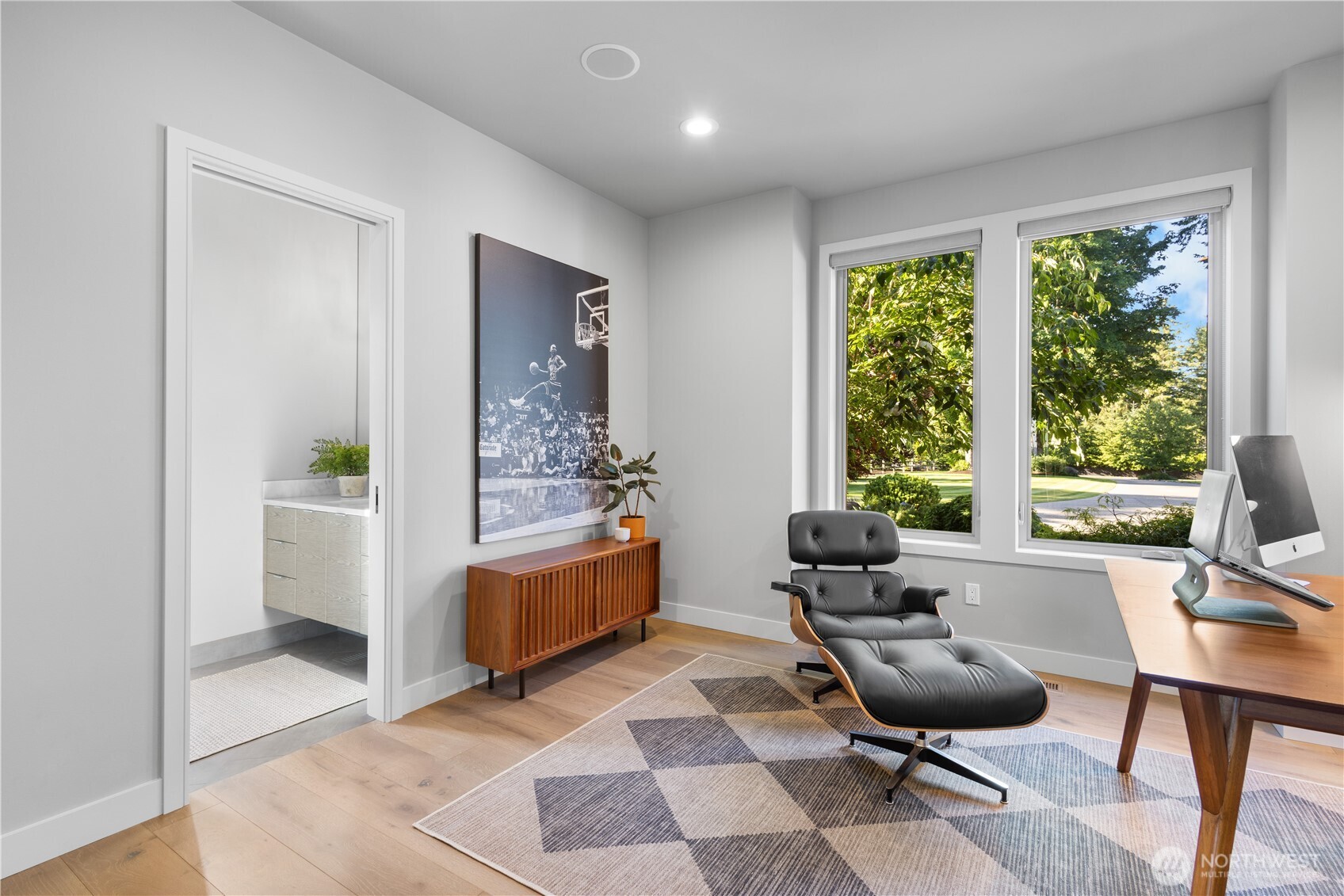 946 7th Court Property Photo 16
