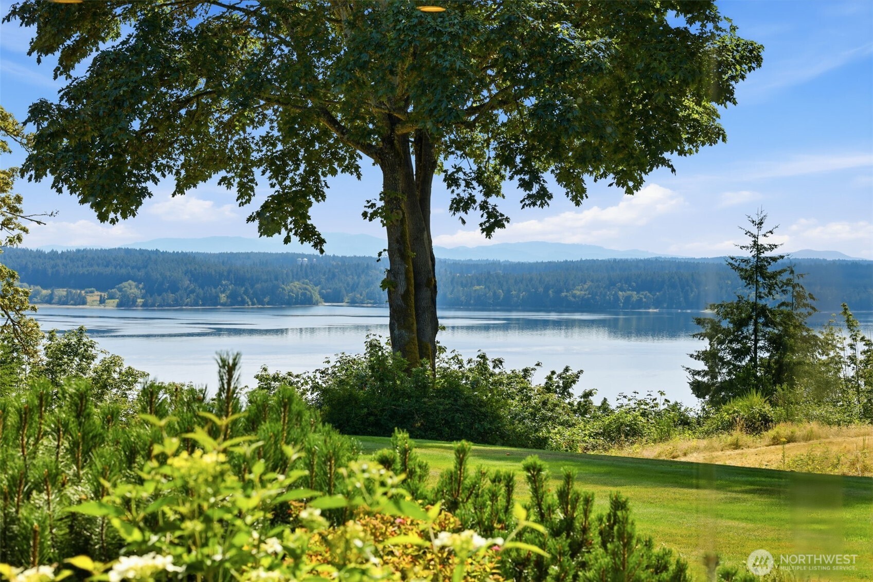 946 7th Court Property Photo 31
