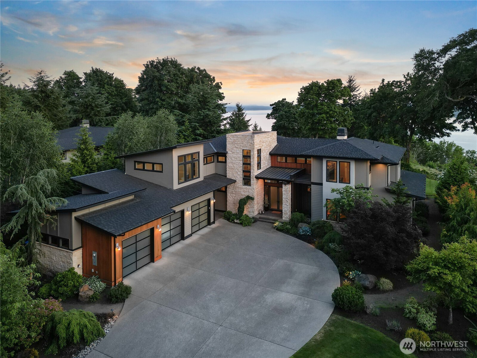 946 7th Court Property Photo 37