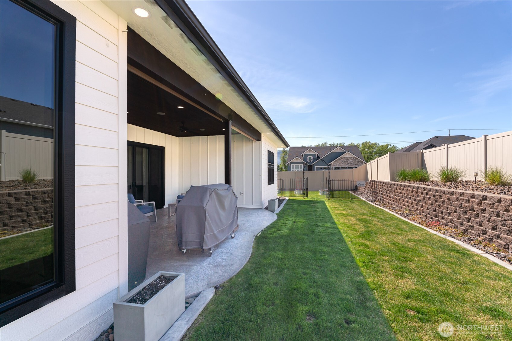 760 S Perry Avenue Property Photo 19