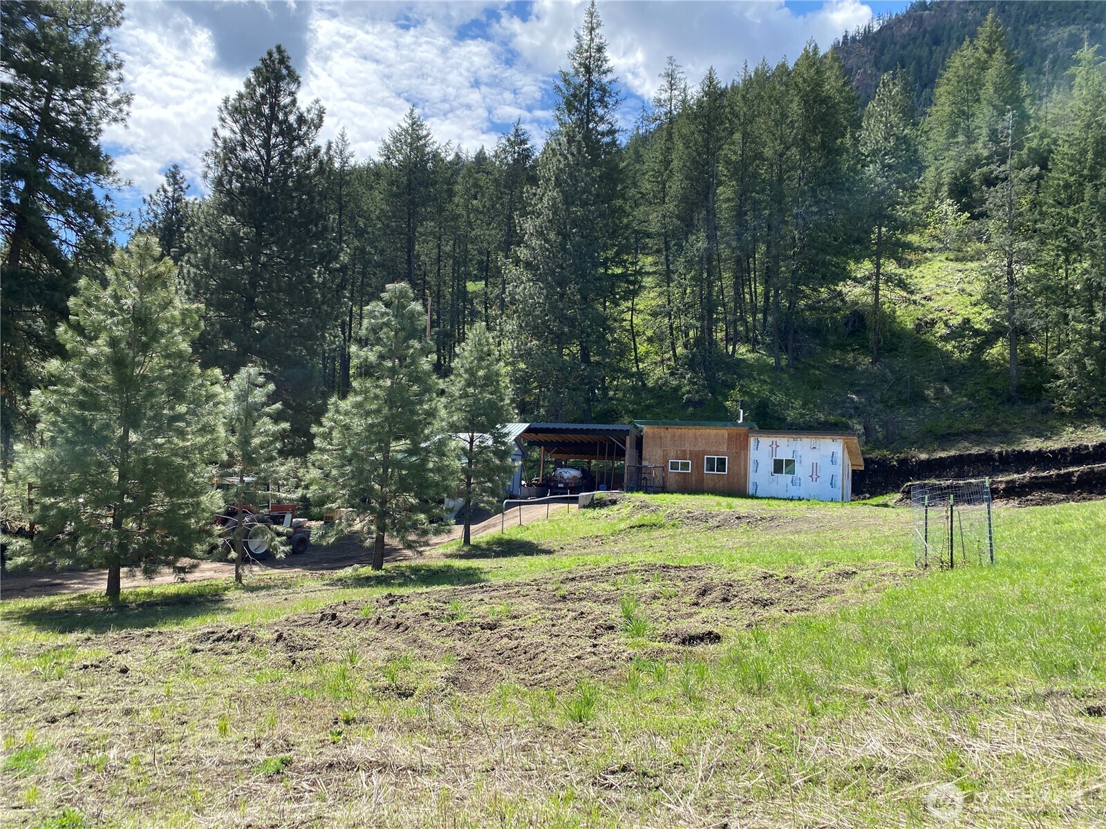 102 Elbow Canyon Road Property Photo 2