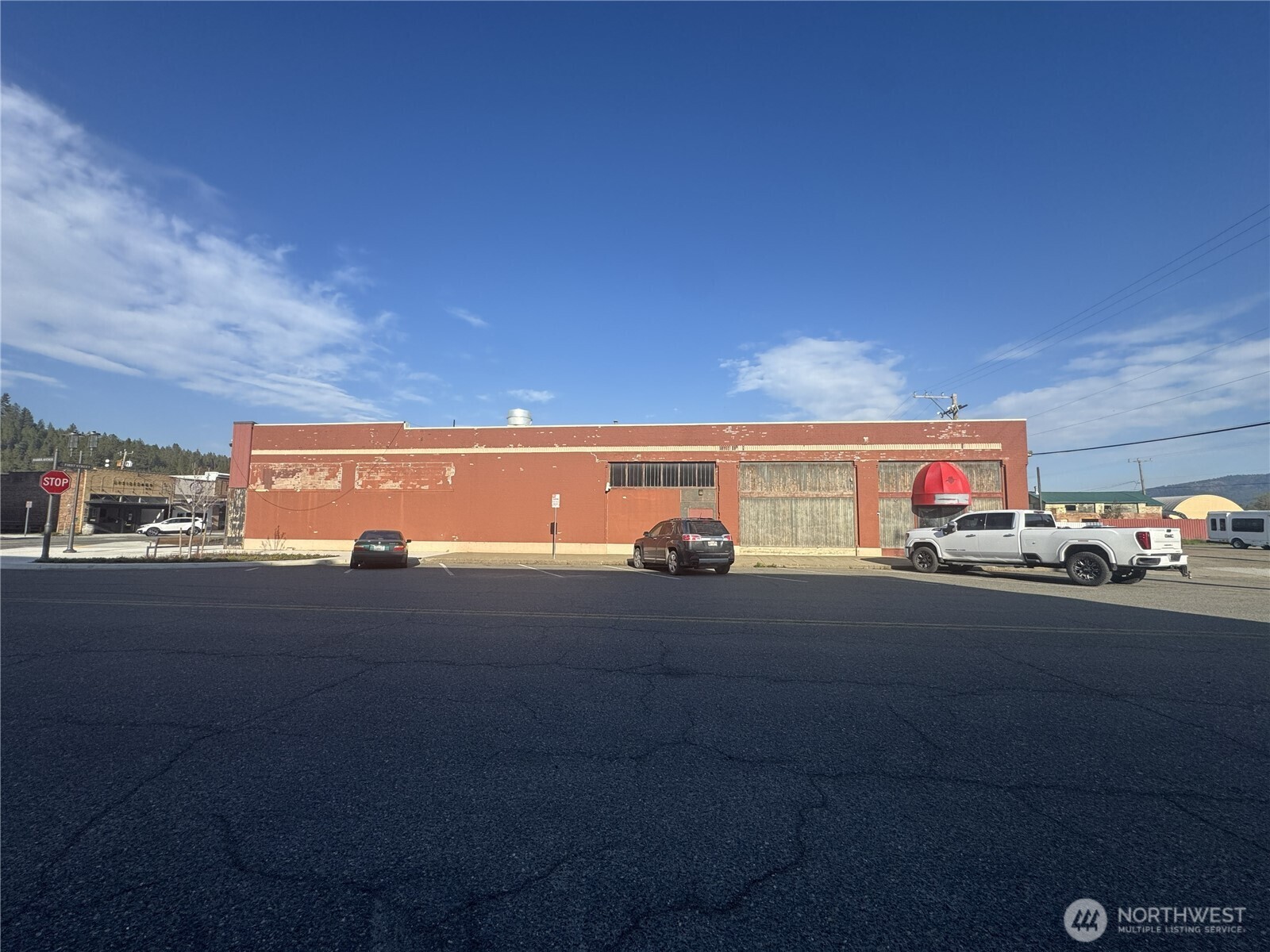 200 E 1st Street Property Photo 1