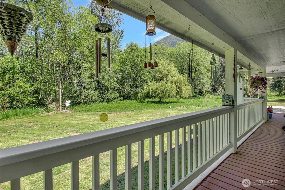 21103 252nd Street Property Photo 3