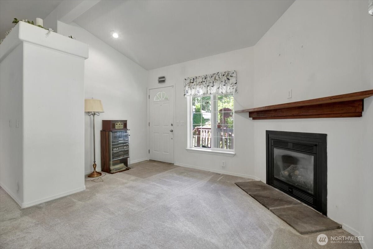 21103 252nd Street Property Photo 4