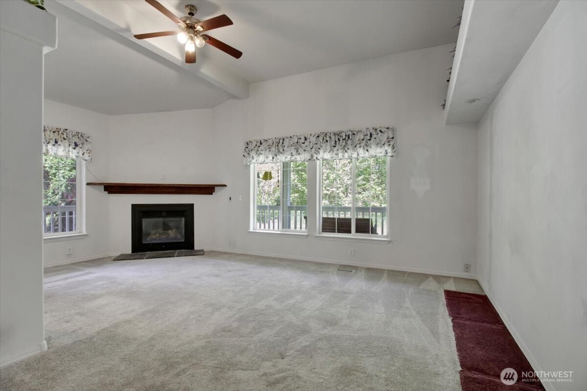 21103 252nd Street Property Photo 5