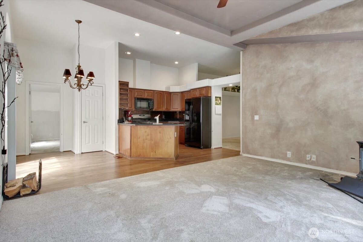 21103 252nd Street Property Photo 7