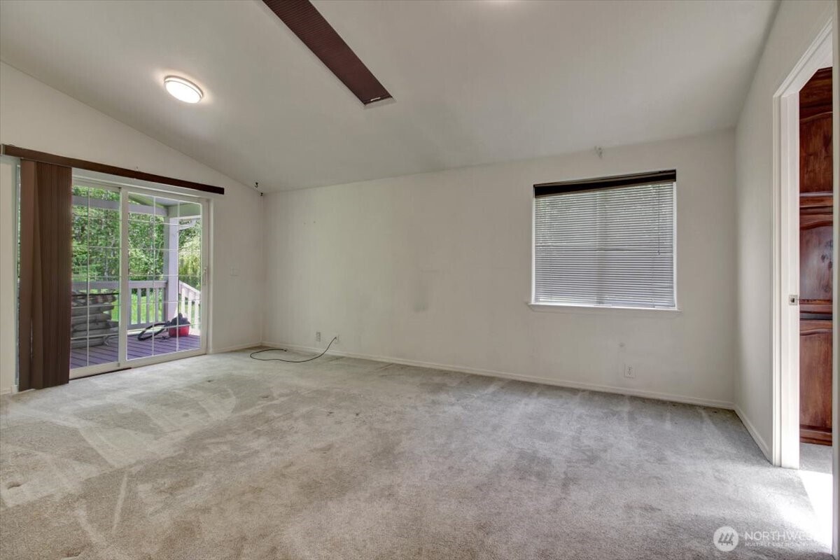 21103 252nd Street Property Photo 15