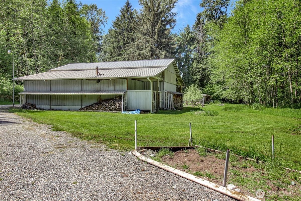 21103 252nd Street Property Photo 34