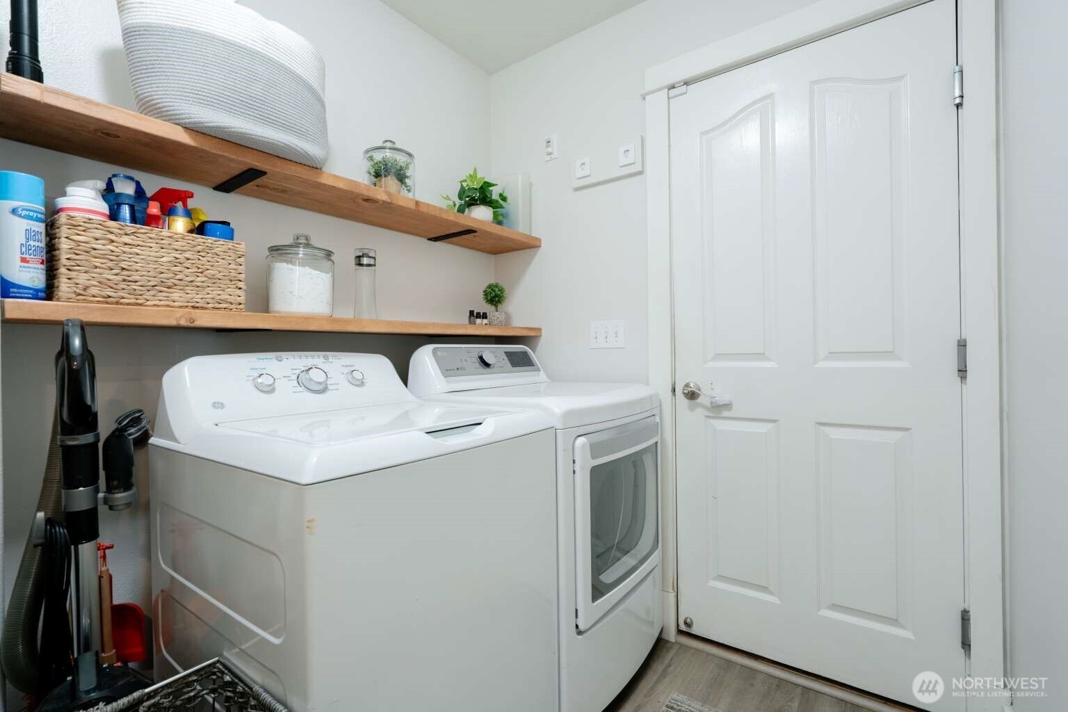 1711 Main Street Property Photo 17