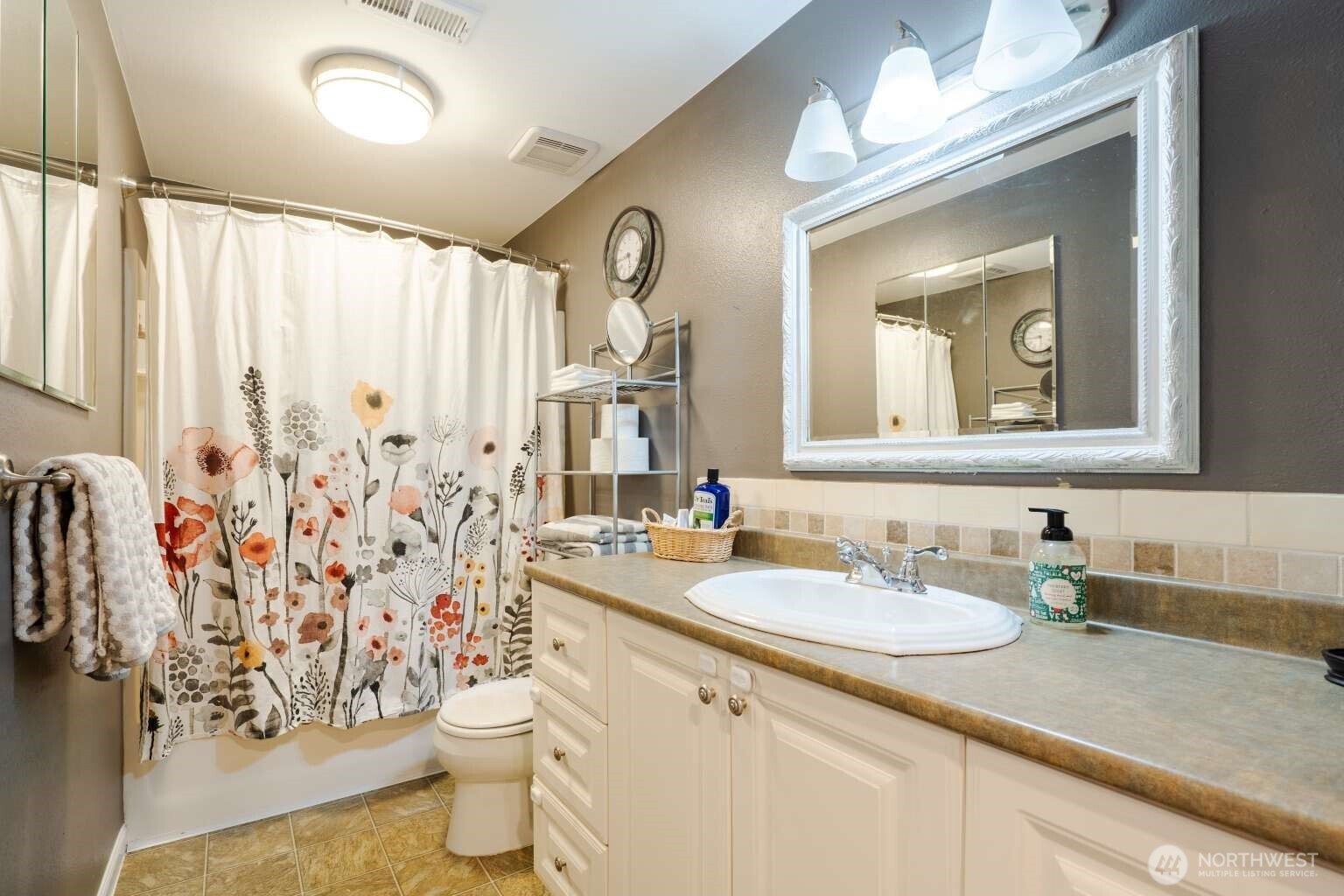 1711 Main Street Property Photo 35