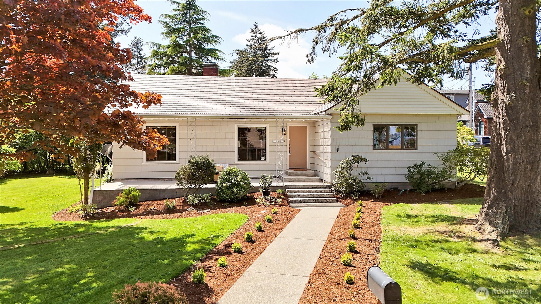 1635 Madison Property Photo 3