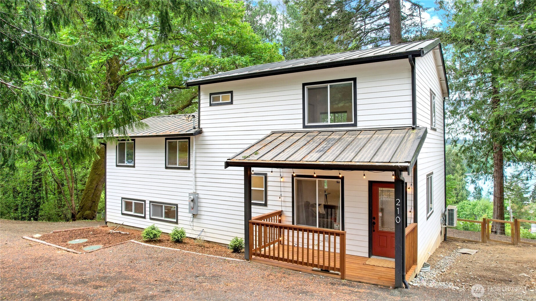 210 E Panorama Drive Property Photo 3