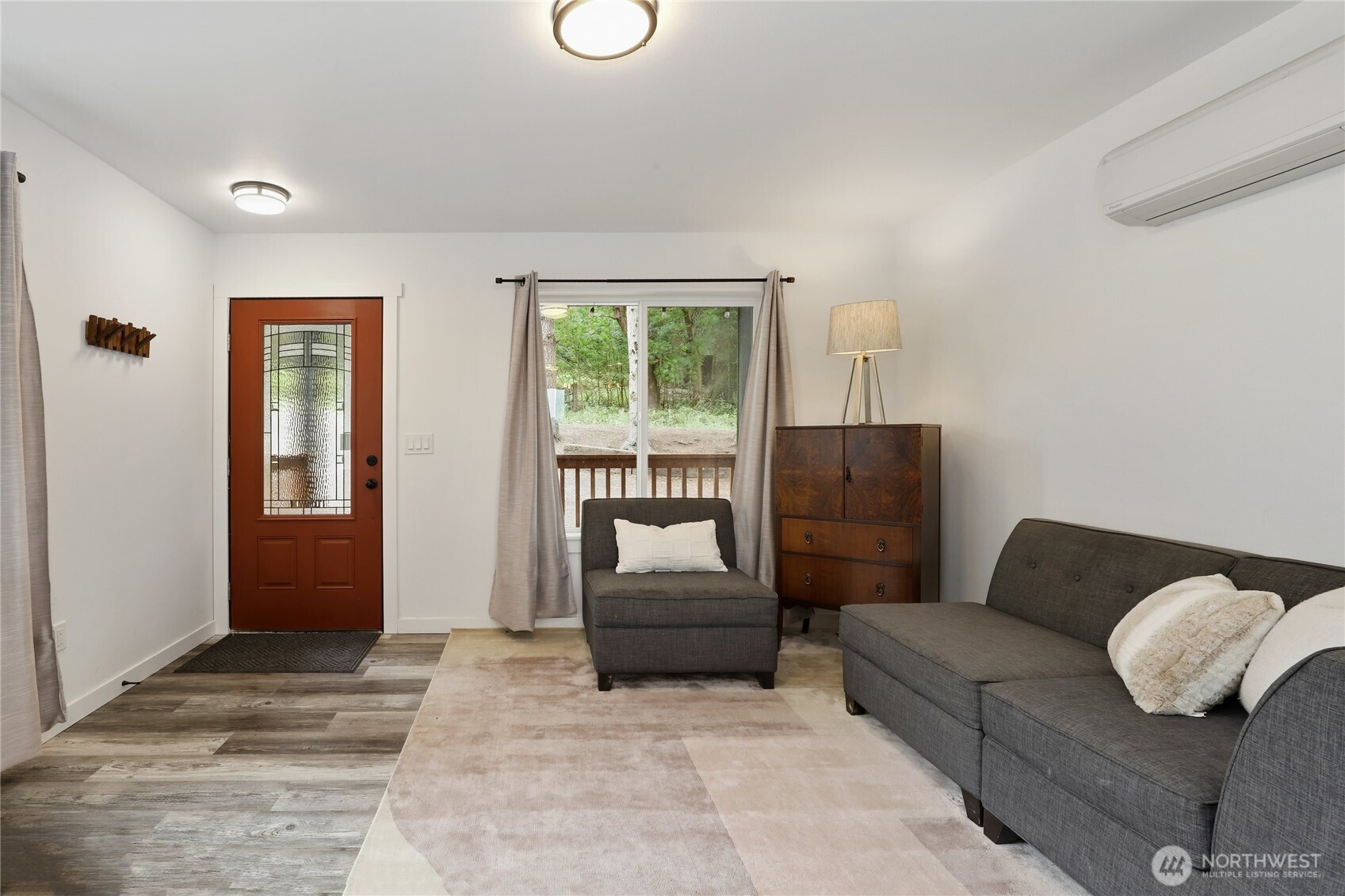 210 E Panorama Drive Property Photo 5