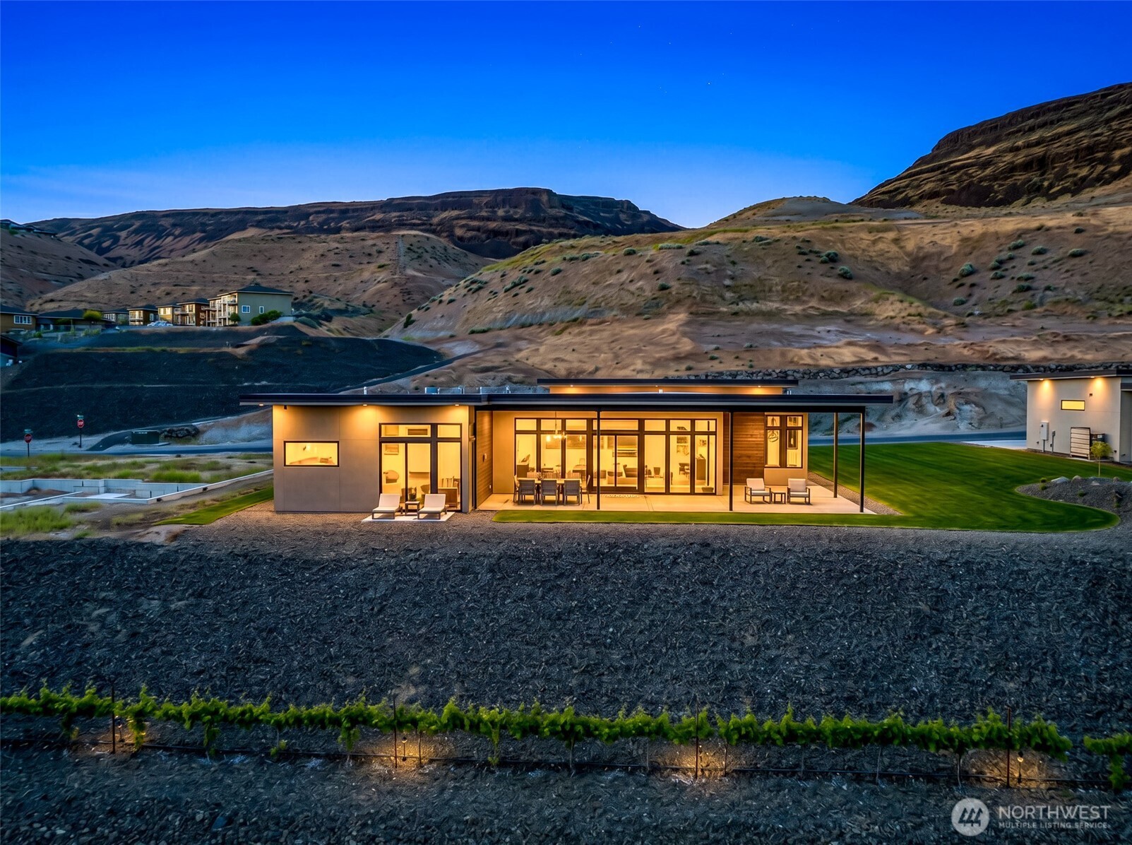 23413 Nw Cliff View Drive Property Photo 3